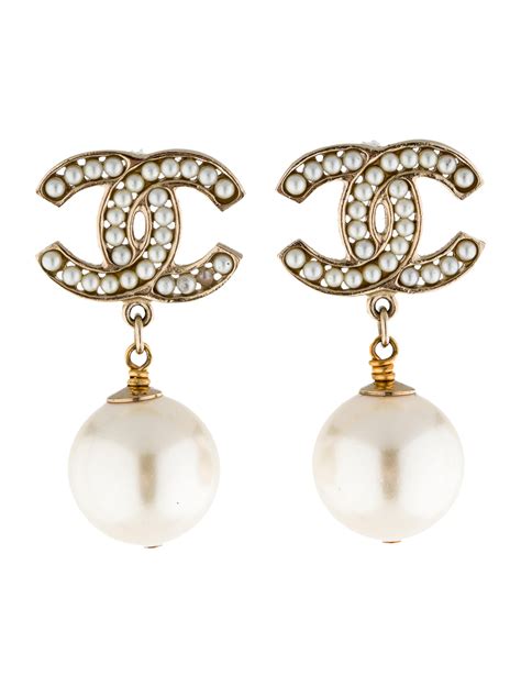 chanel earring pearl